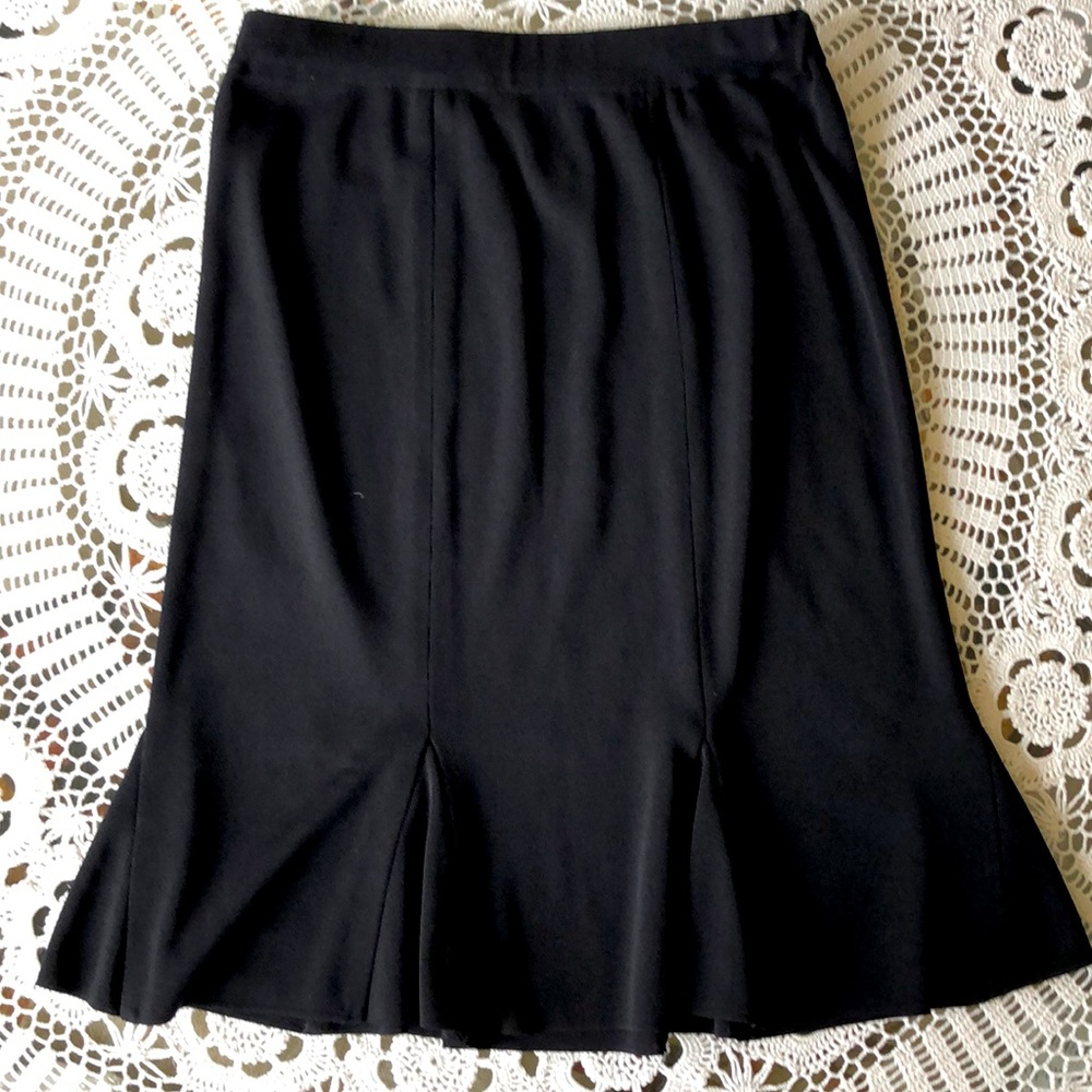 Exclusively Misook Pull On Black Knit Skirt